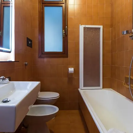 Italianway - Carducci 89 *